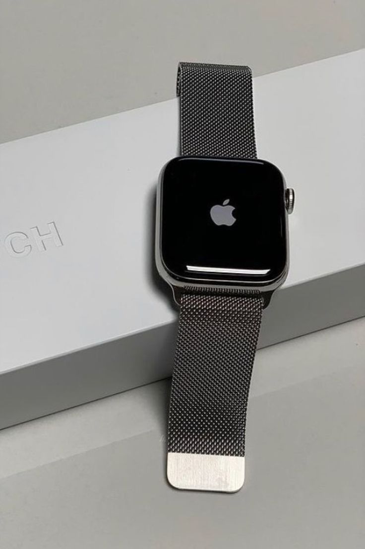 Series 9 Apple Logo Watch (with Magnetic Chain )